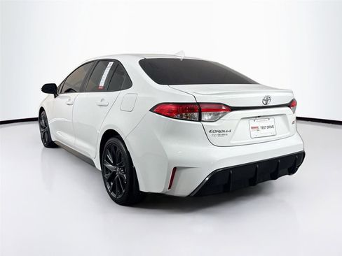 Certified 2025 Toyota Corolla SE image 8