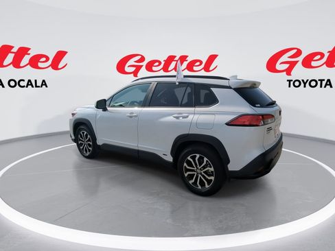 Used 2023 Toyota Corolla Cross SE image 6