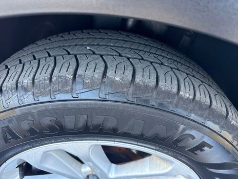 Used 2016 Ford Explorer XLT w/ Equipment Group 202A image 13