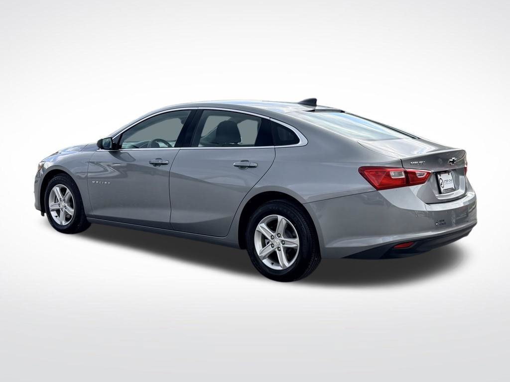 Used 2025 Chevrolet Malibu LS FWD image 4