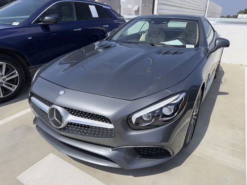 Used 2017 Mercedes-Benz SL 450 image 2