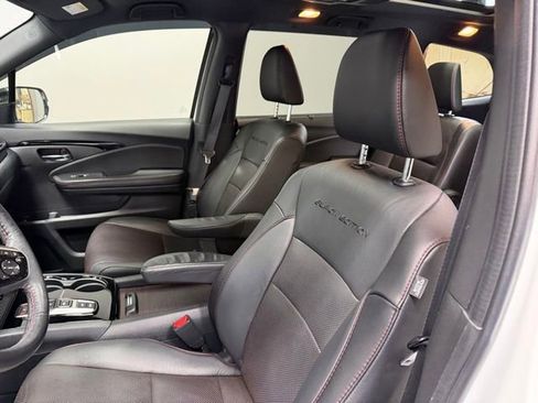 Used 2022 Honda Pilot Black Edition image 16