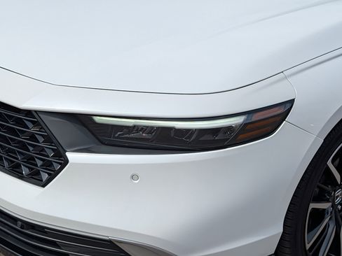 Used 2023 Honda Accord Touring image 16