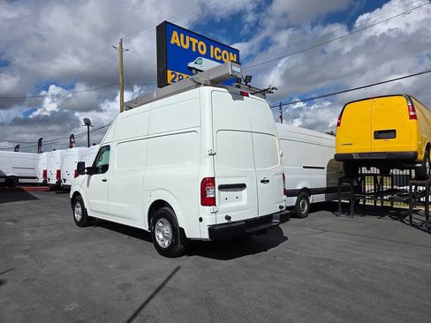 Used 2021 Nissan NV 3500 SV image 28
