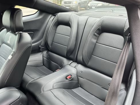 Used 2022 Ford Mustang Shelby GT500 w/ Technology Package RWD image 13