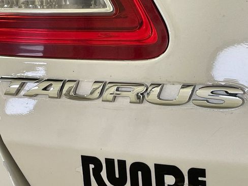 Used 2017 Ford Taurus Limited image 31