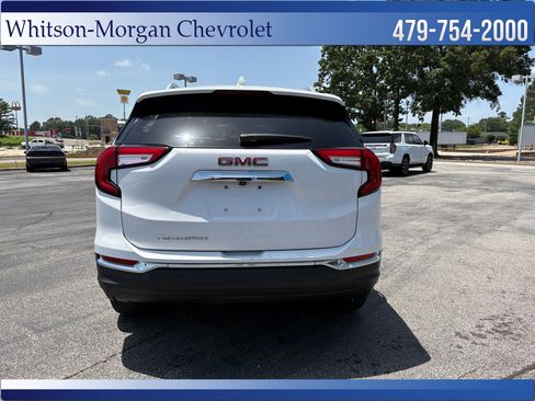 Used 2022 GMC Terrain SLT w/ Infotainment Package II FWD image 6