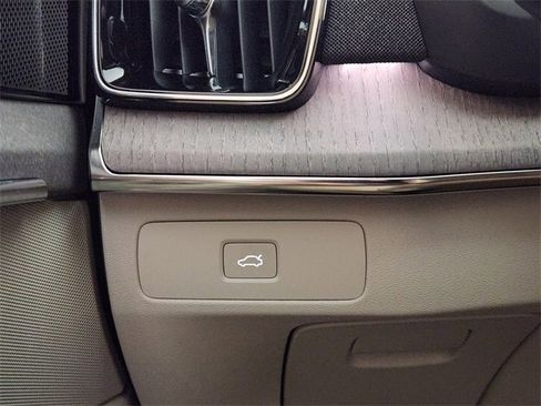 New 2026 Volvo XC90 B6 Ultra w/ Protection Package image 22