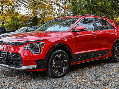 Certified 2024 Kia Niro Wind w/ Wind Preserve Package image 3