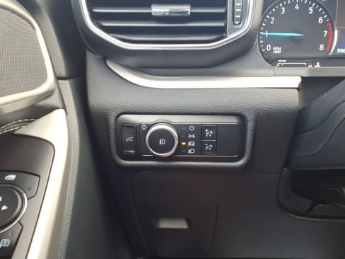 Used 2024 Ford Explorer XLT w/ Equipment Group 202A AWD/4WD image 16