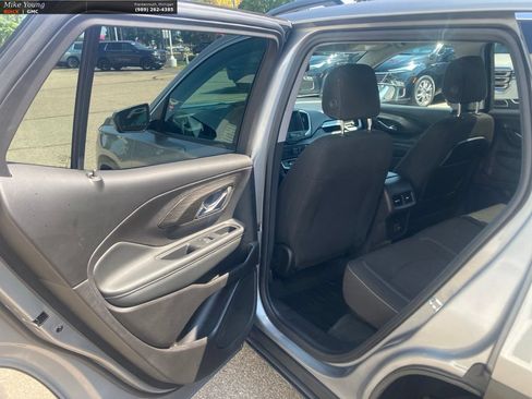 Used 2024 GMC Terrain SLE w/ Driver Convenience Package AWD/4WD image 12