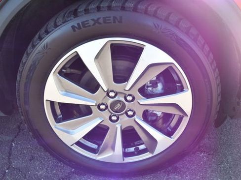 Used 2024 Ford Escape Platinum AWD/4WD image 47