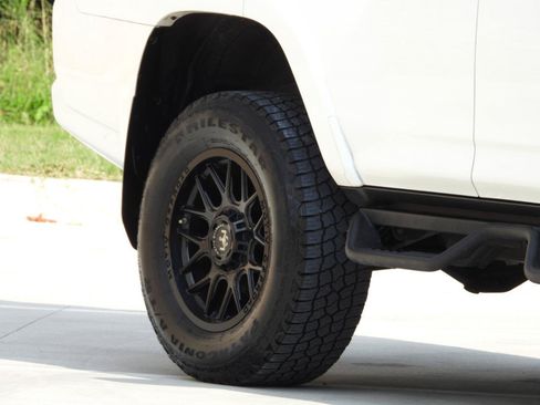 Used 2021 Toyota 4Runner SR5 AWD/4WD image 18
