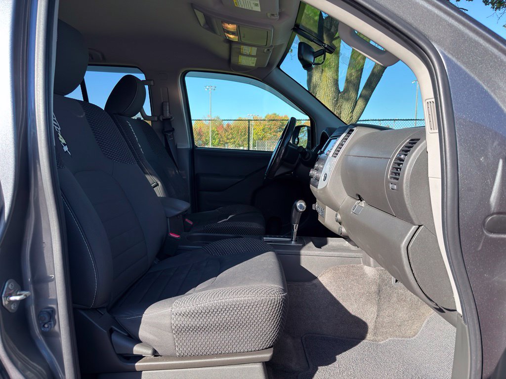 Used 2018 Nissan Frontier PRO-4X AWD/4WD image 28