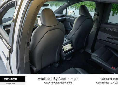 Used 2022 Tesla Model X image 19