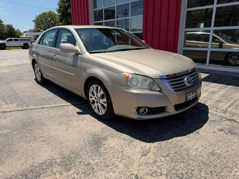 Used 2008 Toyota Avalon Limited FWD image 2