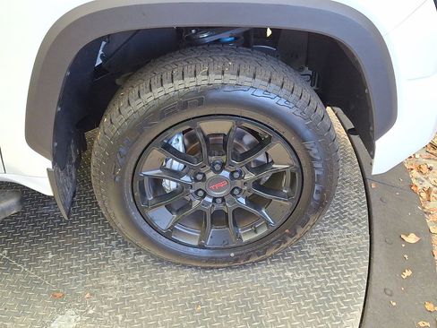 Certified 2025 Toyota Tundra Limited image 27