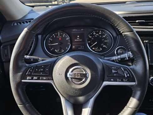 Used 2018 Nissan Rogue SL w/ Premium Package image 11