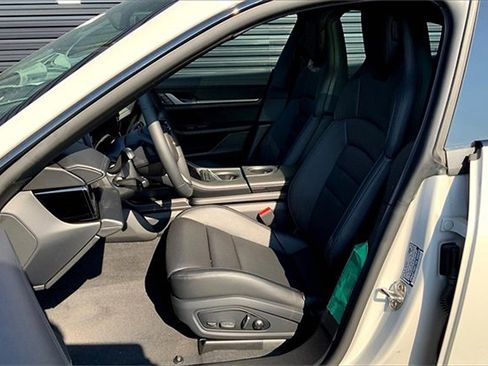 New 2025 Porsche Taycan image 5