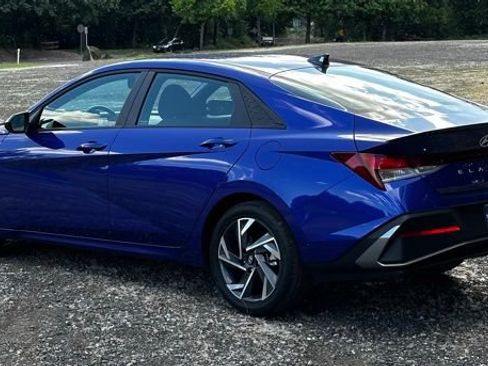 Certified 2025 Hyundai Elantra Sport FWD image 7