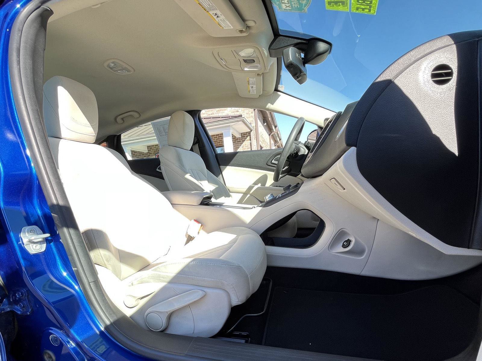 Used 2016 Chrysler 200 Limited FWD image 14