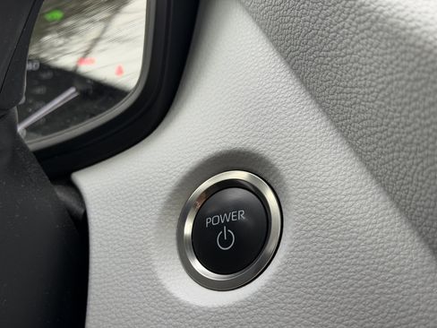 Used 2025 Toyota Corolla SE image 17