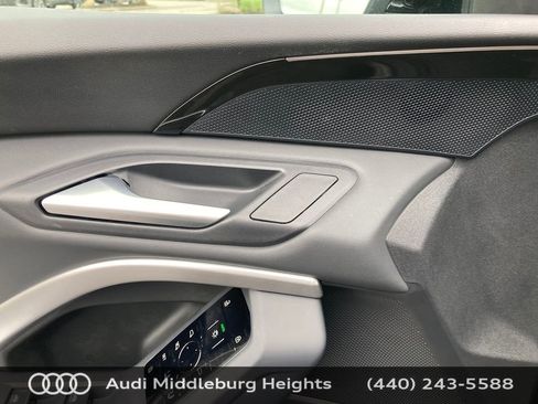 Used 2025 Audi Q5 Premium w/ Convenience Package image 14