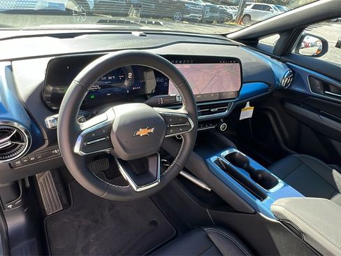 New 2026 Chevrolet Equinox EV LT image 18