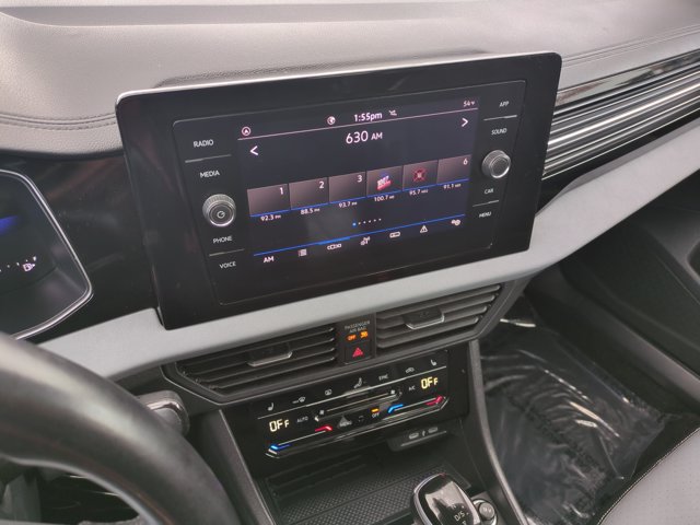 Used 2025 Volkswagen Jetta SE FWD image 14