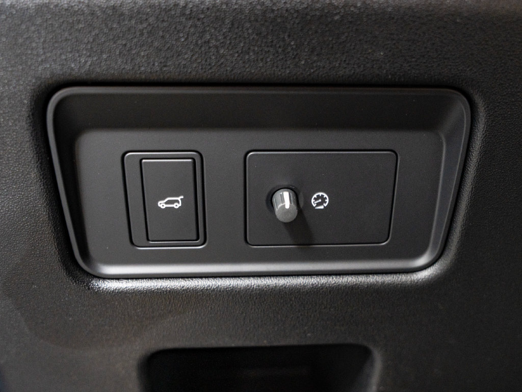 New 2026 Land Rover Discovery Limited Edition AWD/4WD image 28