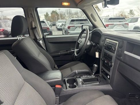 Used 2009 Jeep Commander Sport image 14