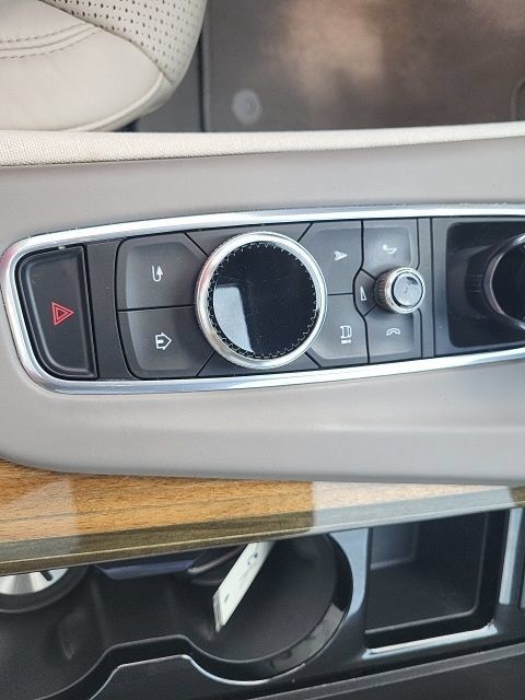 Used 2021 Cadillac Escalade Premium Luxury Platinum AWD/4WD image 13