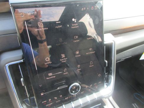 New 2026 GMC Yukon XL Denali w/ Denali Reserve Package AWD/4WD image 19
