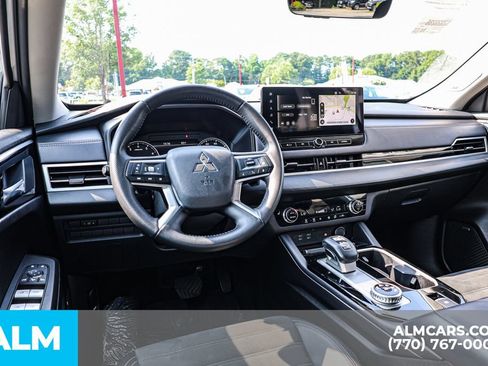 Used 2025 Mitsubishi Outlander SE FWD image 29