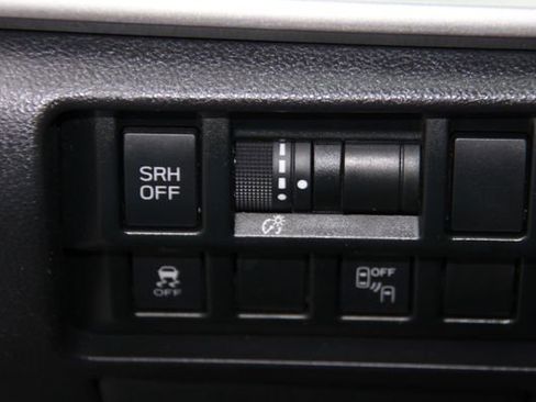 Used 2019 Subaru Crosstrek 2.0i Limited w/ Moonroof Package w/Navigation image 31