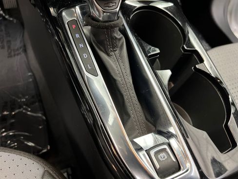 Used 2025 Chevrolet Trax LT w/ LT Convenience Package image 44