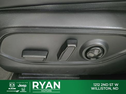 Used 2023 Jeep Grand Cherokee L Laredo AWD/4WD image 36