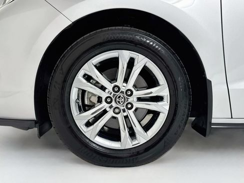 Used 2023 Toyota Sienna XSE AWD/4WD image 34