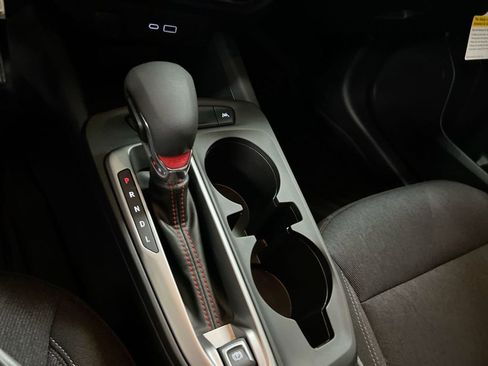 Used 2025 Chevrolet Trax RS image 17