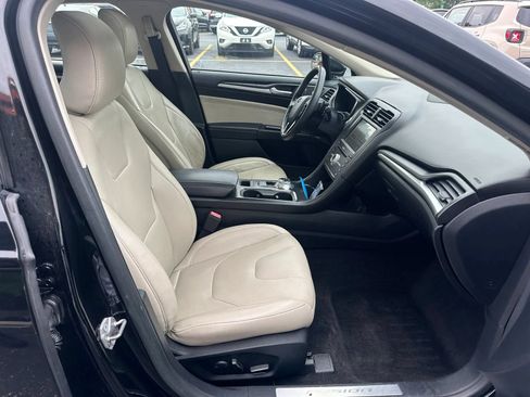 Used 2018 Ford Fusion Titanium AWD/4WD image 14
