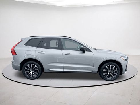 Used 2025 Volvo XC60 B5 Plus image 6