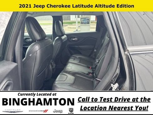 Used 2021 Jeep Cherokee Latitude Plus AWD/4WD image 21
