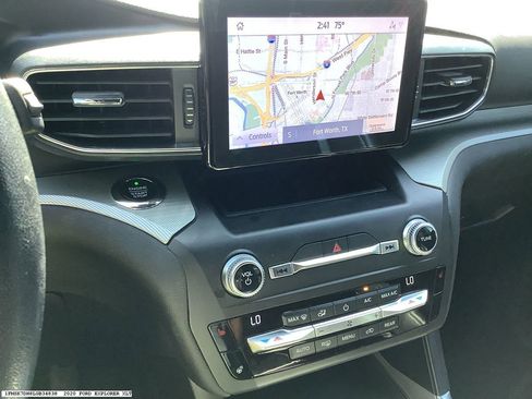 Used 2020 Ford Explorer XLT w/ Equipment Group 202A image 7