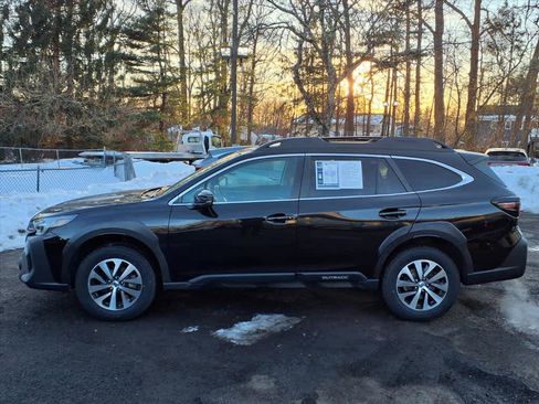 Used 2024 Subaru Outback Premium image 4