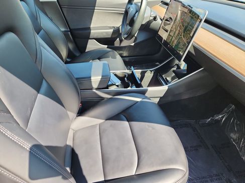 Used 2019 Tesla Model 3 AWD/4WD image 3