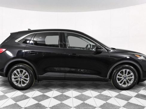 Used 2021 Ford Escape SE image 13