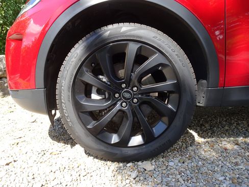 Used 2023 Land Rover Discovery Sport SE image 38