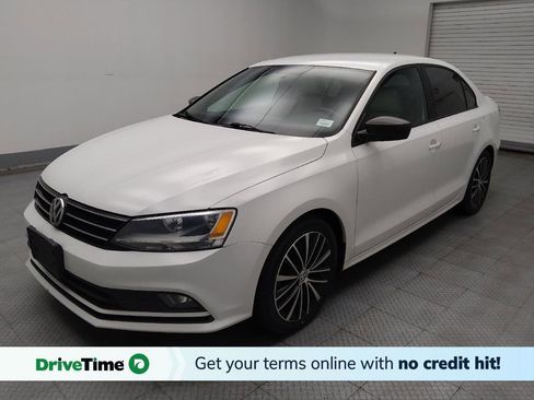 Used 2016 Volkswagen Jetta Sport image 1