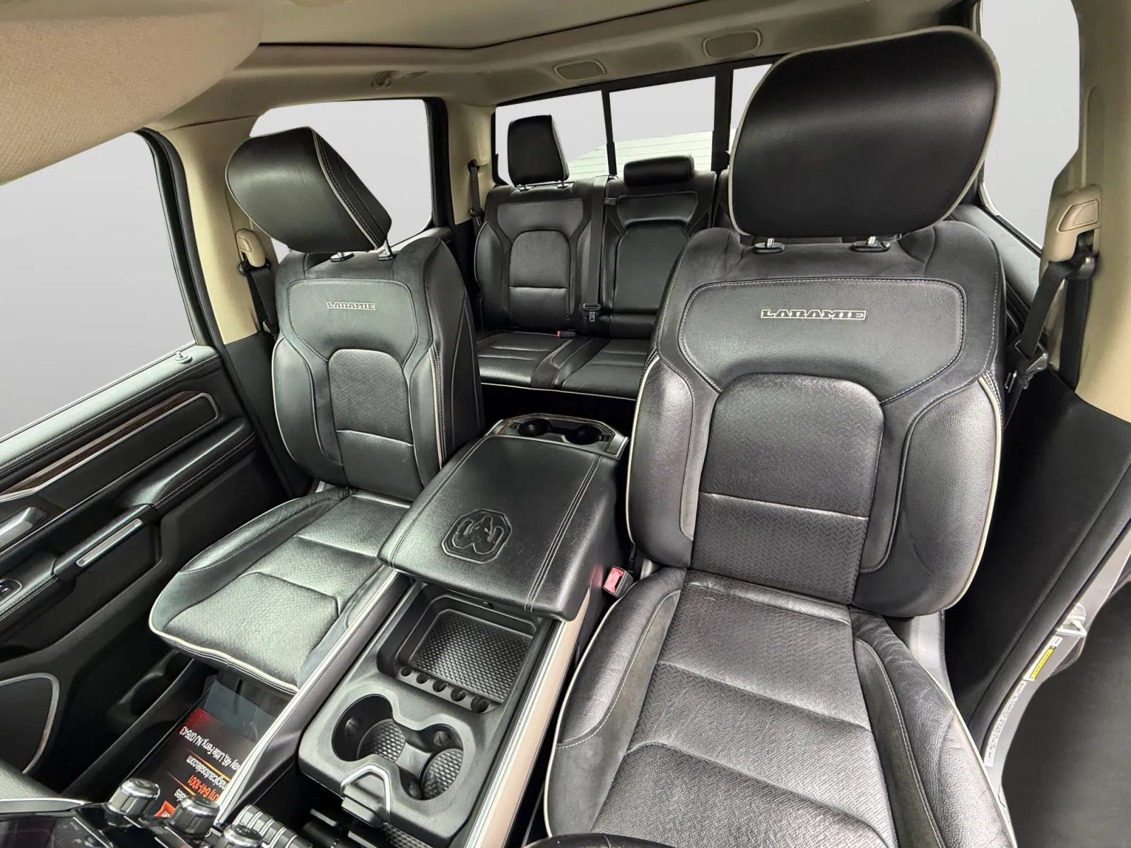 Used 2019 RAM 1500 Laramie AWD/4WD image 13