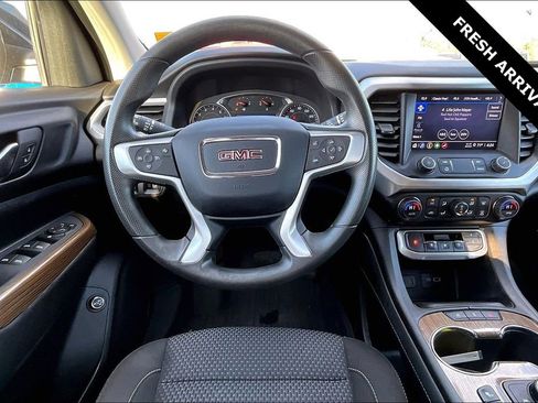 Used 2023 GMC Acadia SLE w/ Driver Convenience Package image 8